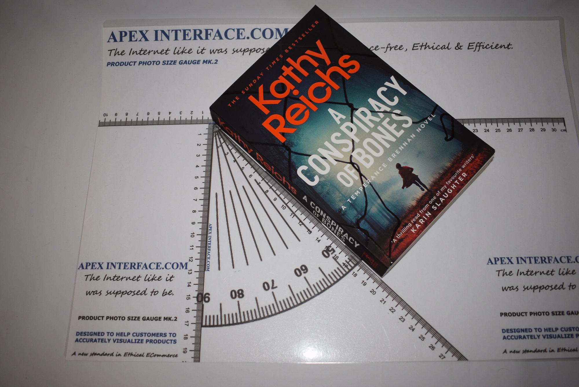 A Conspiracy of Bones - Kathy Reichs