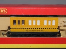 Hornby - 00 Gauge Track Cleaning Carriage