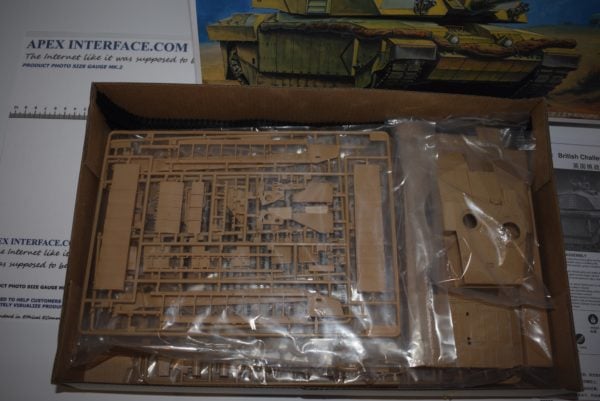 Trumpeter - Challenger 2 MBT (Op.Telic) Iraq 2003. 135 In Box Review