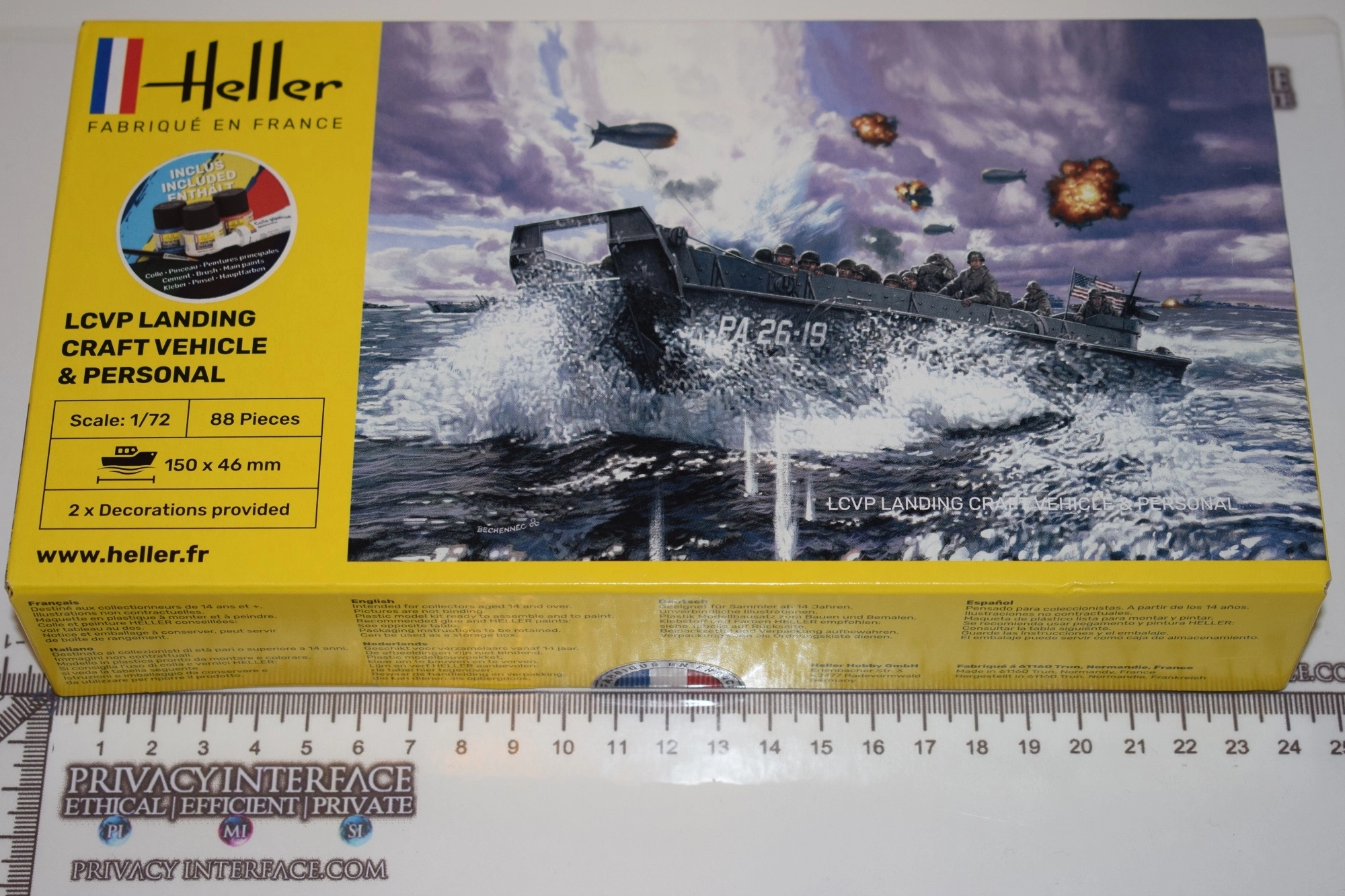 LCVP US Landing Craft with troops 1 72 scale Heller Gift Set