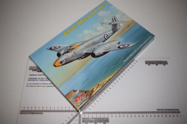 Glocester Meteor 1st UK Jet Fighter