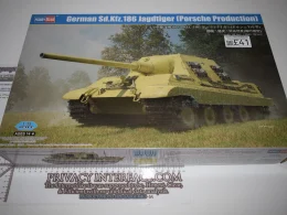 HobbyBoss Jadgtiger Model Kit 1 35 scale